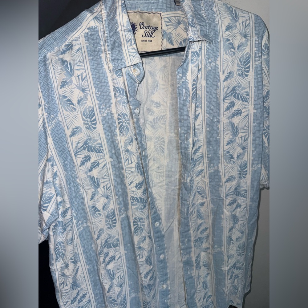 Vintage Silk Circa 1969 Light Blue Tropical Print Button Down Shirt Size Large - Picture 3 of 5
